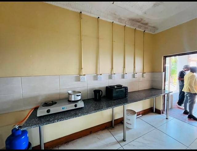6 BEDROOM HOUSE FOR SALE IN KENSINGTON